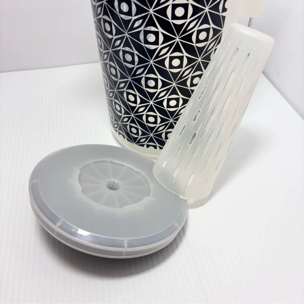 Tupperware Pitcher‎ 2 Quart Push Button with Infuser Deco Vibe Black